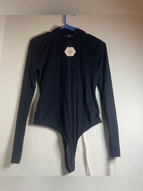 OW Collection Black Solid Turtleneck
Long Sleeve One Piece Bodysuit S
Women